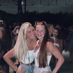 Meet your Posher, Isabel